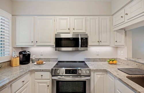 Kiawah Island Condominio | New Listing! Windswept Villa, Oceanside Kiawah, Steps to Beach & Park, Lagoon Views!