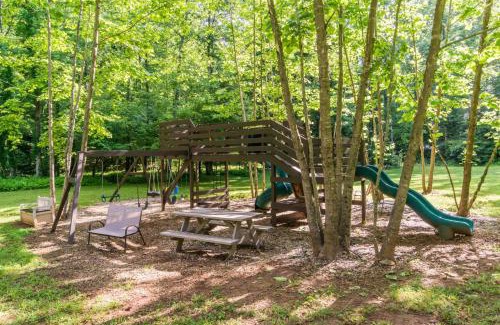 Dahlonega Casa | New Listing! Wine Country Retreat - 2 Bed, Hot Tub