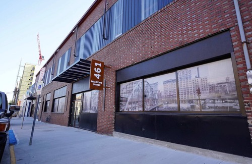 North Oakland Apartamento | *New* Loft 3 min to Childrens Hospital Sleeps 4