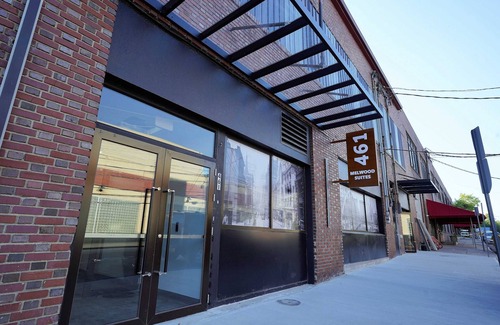 North Oakland Apartamento | *New* Loft 3 min to CMU, Pitt Sleeps 4
