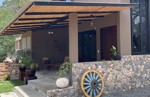 Escamequita Condominio | New Loft Barndo w/AC at Big Sky Stables near epic beaches, horses and pickleball