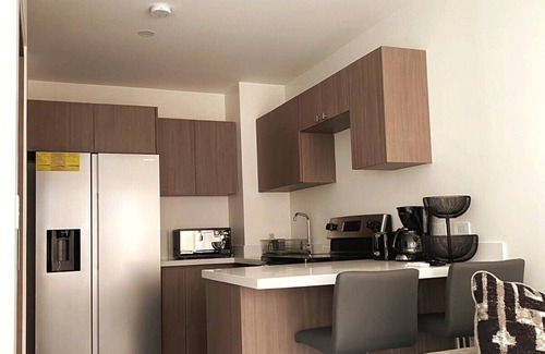 Guácima Apartamento | New Loft near SJO Airport, A/C, king bed apartment