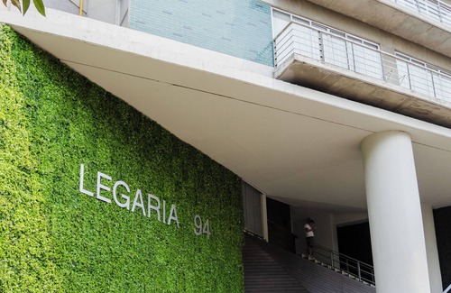 Legaria Apartamento | New Loft with Valet Parking & Amenities