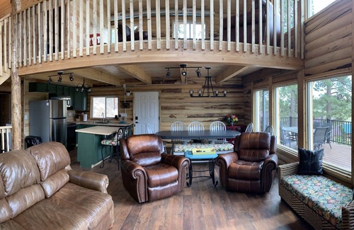 Meadow View Heights Cabina | New Log Cabin - 3 bed 2 bath with 180 degree unobstructed views