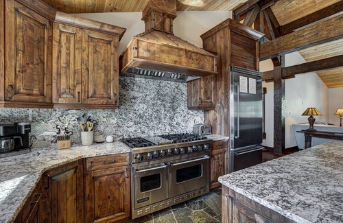 The Highlands Cabina | New! Long Ridge Lodge, Heavenly Views and Private Spa, Quiet Neighborhood.