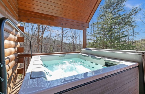 Sweetbriar Farms Cabina | NEW! Lost in Bearadise (3-Bedroom Cabin) with Pool
