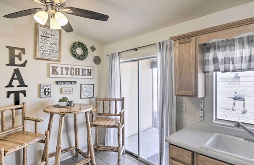 Kingman Cabaña | NEW! Lovely Kingman Cottage < 7 Mi to Trailheads!
