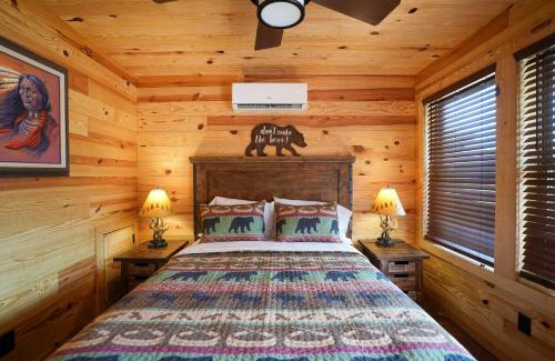 Bridgeport Casa | New Lux Cabin Hot Tub FirePit Games