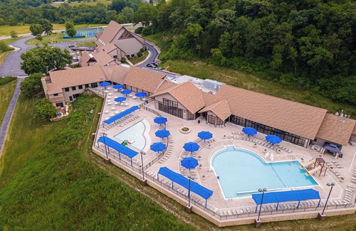 The Galena Territory Casa | New/Lux/Secluded/4.4 Acres/Golf sim/Theater/Game room/Firepit/Hot tub