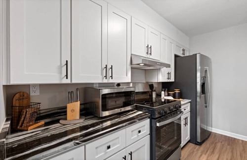 Terry Sanford Apartamento | New LUXE APT 3BR Downtown Fay Unit B
