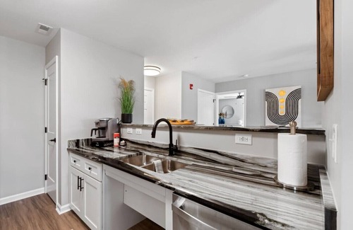 Terry Sanford Apartamento | New LUXE APT 3BR Downtown Fay Unit B
