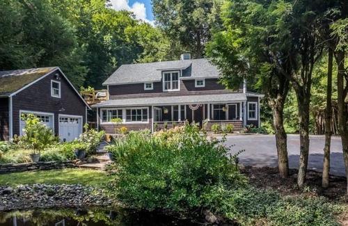 Shandaken Casa | New “Luxe” High Design “Inn” on Creek Near Skiing