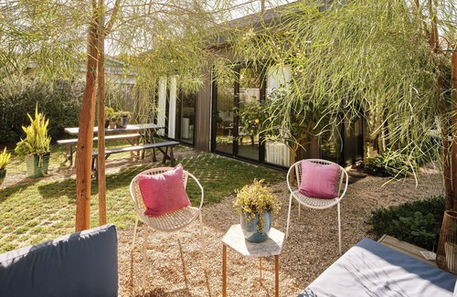 El Segundo Apartamento | New! Luxe Home & Garden -Quiet, Safe, Private, Beautiful+Walk to Cafes & Beach!