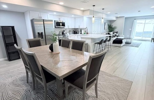 Communipaw Casa | New luxurious 3 BR 2.5BA Duplex W/Backyard