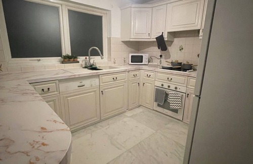 Tadworth Apartamento | New luxurious and spacious guest suite in Banstead