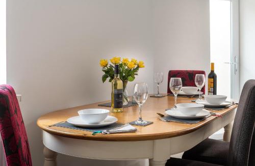 Penygroes Casa | NEW Luxurious Escape Charming Dog Friendly Cottage