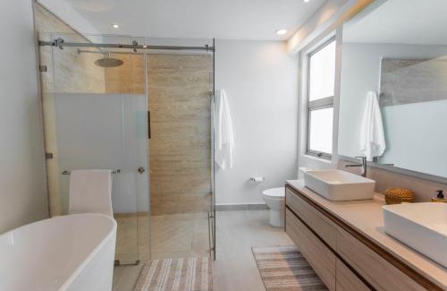 Loreto Apartamento | New Luxurious Oceanfront 2 Bedroom Condo with Stunning Views