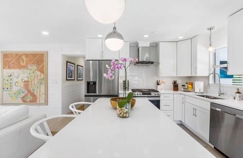 Southside Casa | New! Luxurious Villa with Pool in West Palm Beach. 5 min from the Beach!