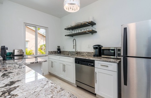Delray Beach Villa | New Luxury 1/1 Villa with HEATED Pool-BEST LOCATION- walk to everything!