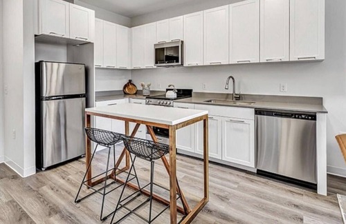 Mill River Apartamento | NEW Luxury 1bd apt w/all the amenities @ Yale, Wooster Sq, DT New Haven. Pets ok