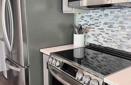 Auburn Cabaña | New Luxury 1BR Cottage in Downtown Auburn!