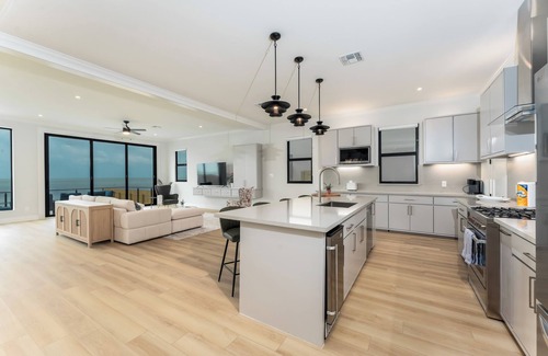 Port Isabel Casa | NEW LUXURY 4,000 SF Waterfront Home w/Pool , Sleeps 20