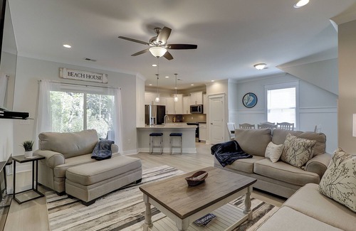Hilton Head Casa | New Luxury 4 BR 3.5 BA Vacation Home 2 Kings 3 Queen Bikes & Beach Gear included