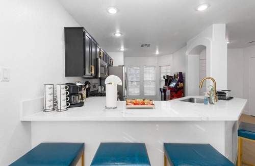 North Las Vegas Casa | NEW Luxury 4BR Home with Pool/Spa, Arcade & MORE