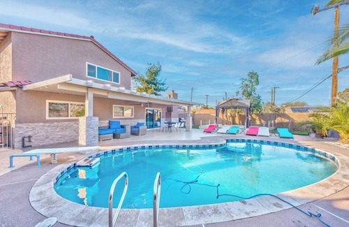 Rancho Oakey Casa | NEW Luxury and exclusive villa new