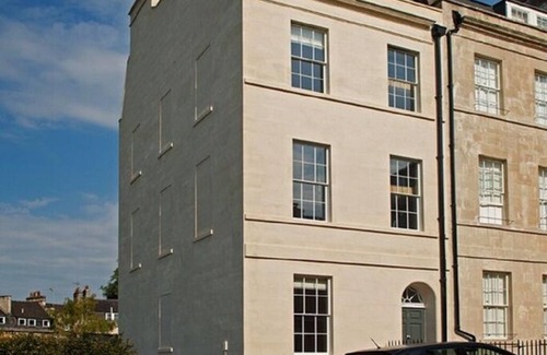Upper Town Apartamento | New luxury apartment 5 min walk to the Royal Crescent/centre. Ideal for families