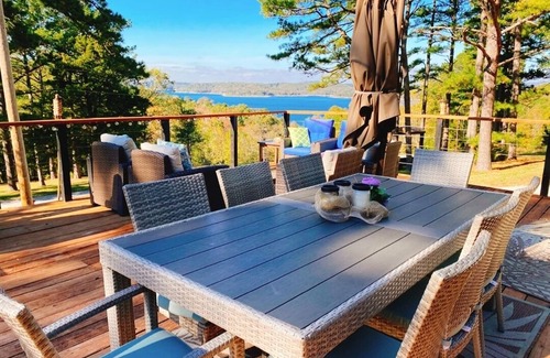 Rogers Cabaña | NEW! Luxury cottage with epic lake view