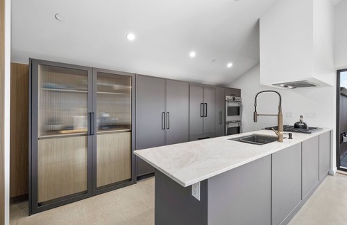 Grandview-Woodland Casa | New Luxury Duplex - Live like a local in the lively Commercial Dr neighbourhood!