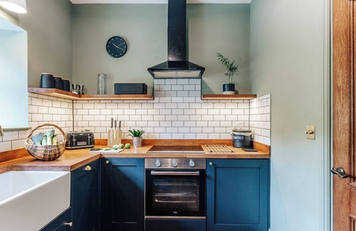 Tetbury Condominio | NEW luxury historic apartment, private garden, parking, dog-friendly, in Tetbury