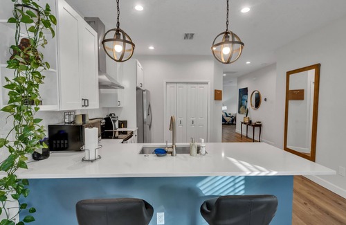 Meadowlawn Casa | NEW Luxury pool home w/hot tub, KING bed, close to beach, firepit