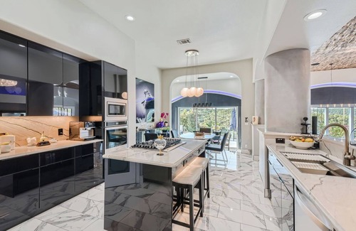 Long Canyon Casa | NEW! Luxury Pool,Incredible Hot Tub, Hill Country Views,7 acres