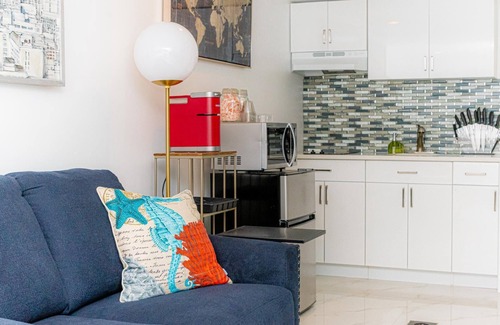 Cypress Hills Casa | NEW! Luxury Queen Suite in the Heart of Brooklyn