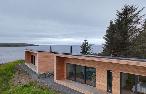 Gairloch Cabina | New luxury stay with beautiful sea and mountain views