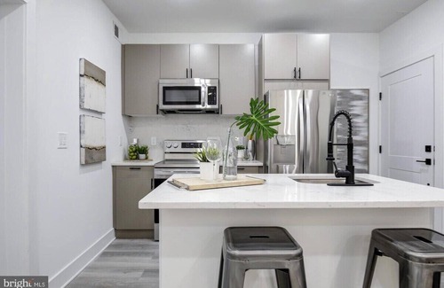 Kingman Park Cama Y Desayuno | New Luxury Unit in Capitol Hill | Close to Trolley