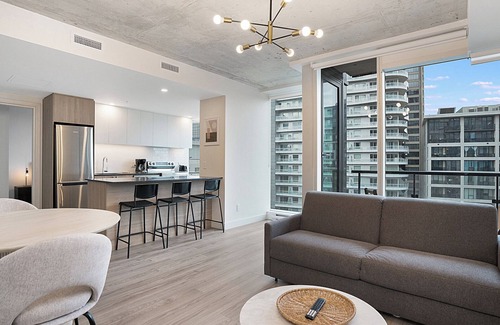 Quartier des Spectacles Apartamento | New Luxury Unit in Heart of MTL 903 | Metro access
