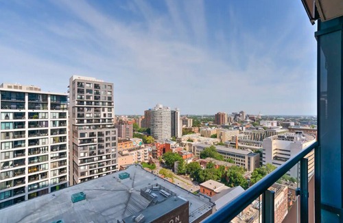 Quartier des Spectacles Apartamento | New Luxury Unit in Heart of MTL 905 | Metro access