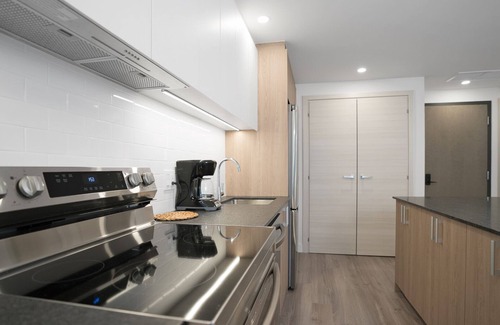 Quartier des Spectacles Apartamento | New Luxury Unit in Heart of MTL 911 | Metro access