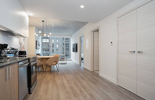 Quartier des Spectacles Apartamento | New Luxury Unit in Heart of MTL 912 | Metro access