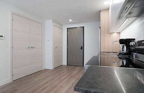 Quartier des Spectacles Apartamento | New Luxury Unit in Heart of MTL 912 | Metro access