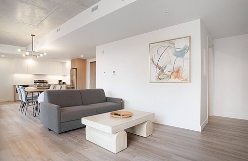 Quartier des Spectacles Apartamento | New Luxury Unit in Heart of MTL 802 | Metro access