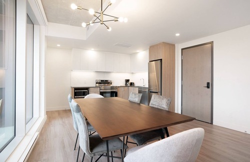 Quartier des Spectacles Apartamento | New Luxury Unit in Heart of MTL 802 | Metro access