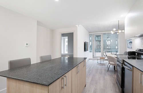 Quartier des Spectacles Apartamento | New Luxury Unit in Heart of MTL 813 | Metro access
