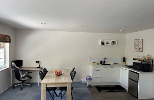 Auckland Apartamento | New Lynn Self-Contained Unit near Golf Course.