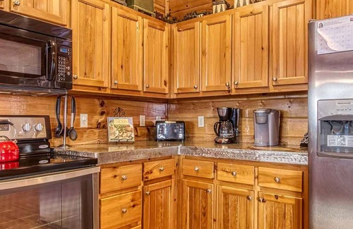 Sevierville Casa | NEW Majestic 5 Star Amazing View Pool hot tub