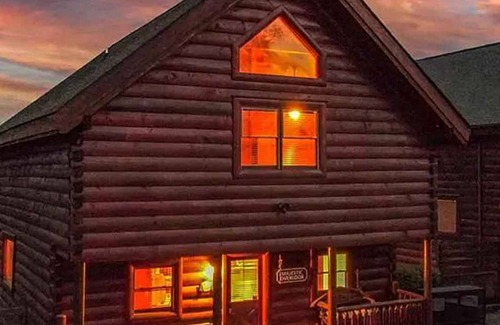 Sevierville Casa | NEW Majestic 5 Star Amazing View Pool hot tub