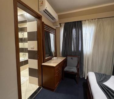 Al Duqqi Hotel | New Marwa Palace